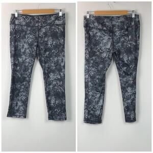2/$30 Umbro Medium Womens Gray Print Athletic Crop Capri Pants Athleisure